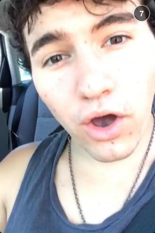 OhTwoEll's tweet image. JC NEED TO USE HIS SNAPCHAT MORE I WANT TO KNOW WHAT HES DOING