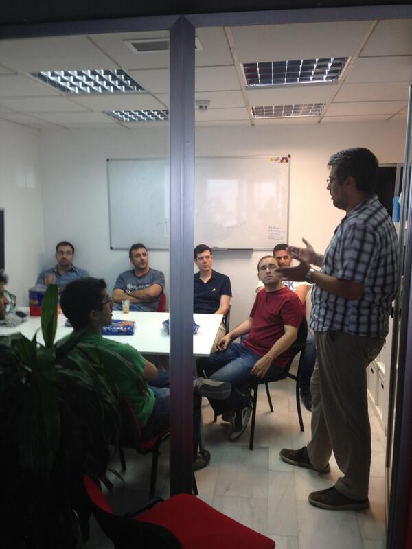 DinamicArea's tweet photo. Comenzamos la mañana con una charla sobre "Toyota way" (origen de Lean) a cargo de nuestro compañero @JuanMTrillo http://t.co/LqQeI9hATK