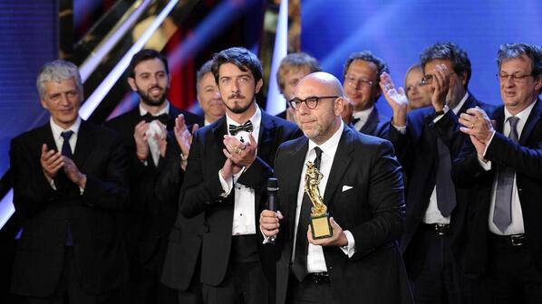 LaStampa's tweet photo. Sfilata di vip per i #David2014: gli scatti dal red carpet http://t.co/piiWd2Pd8l http://t.co/Qk2MaQX0QS