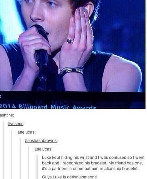 cupcakeplz4848's tweet photo. @Luke5SOS Are you cheating on me???!!!!!! http://t.co/XeX2fABeSX