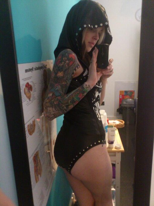 Is it hump day I hadn't noticed cause I have the week off! :) #HumpDay #HappyHumpDay #lazyday #selfie