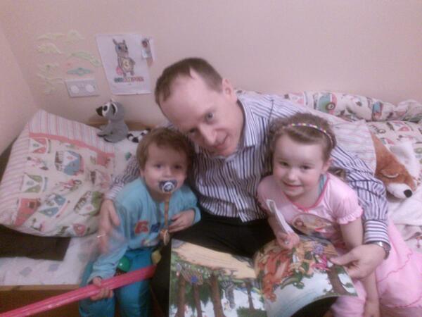 SureStartSouthArmagh (@surestartsa1) on Twitter photo Some of our dads sharing their Selfies of reading with their children for Fathers Story Week!! <a href="/fatherhoodinst/">fatherhoodinst</a> Some of our dads sharing their Selfies of reading with their children for Fathers Story Week!! <a href="/fatherhoodinst/">fatherhoodinst</a>