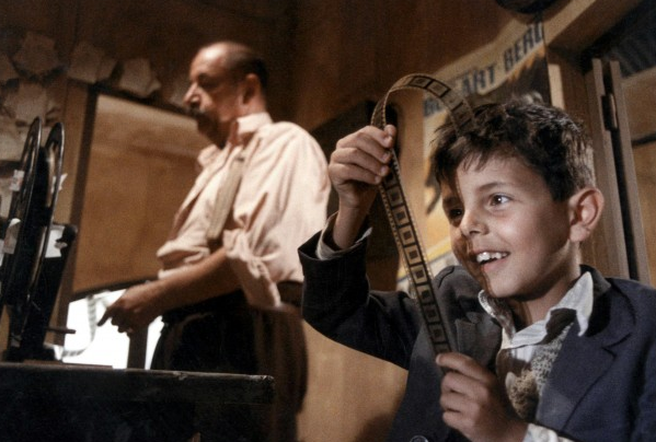ciakmag's tweet image. «Qualunque cosa farai, amala, come amavi la cabina del Paradiso quando eri picciriddu..». 
Da Nuovo Cinema Paradiso.