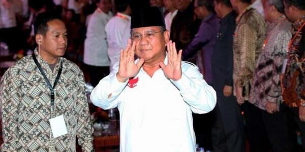 kompascom's tweet photo. Syamsu Djalal(Mantan Komandan Pusat Militer): Prabowo Juga Harus Masuk Mahkamah Militer http://t.co/L5OKukxkYu http://t.co/IEoUzgEGFi