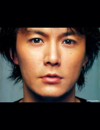 木戸口 على تويتر 自分の鼻がアレになってからよく人の鼻のこと観察するようになったんやけど 福山雅治どの画像みてもちょっと左に曲がってるきがする Http T Co F28e9eqone