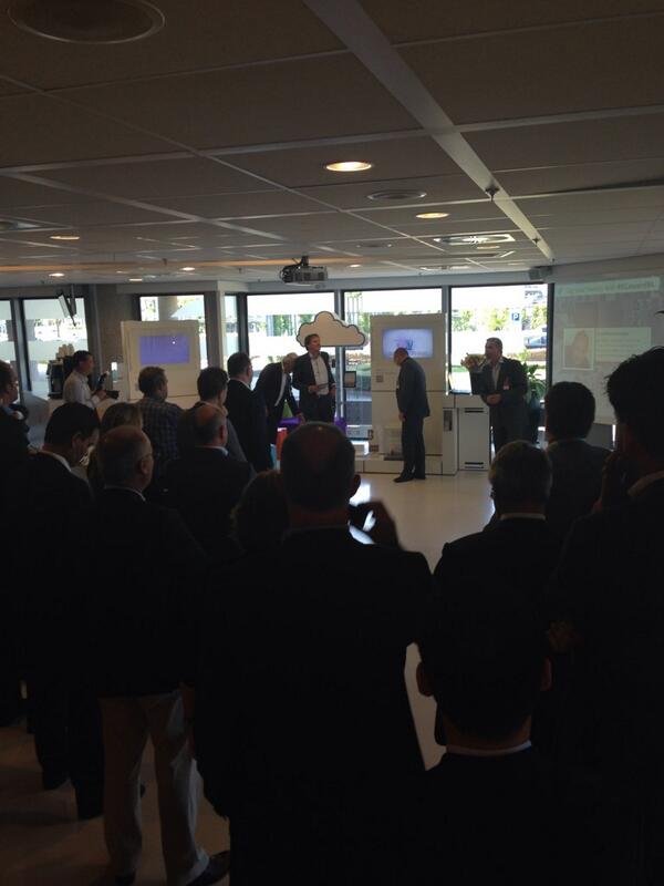 JesJi's tweet image. De awarduitreiking is begonnen! #ECawardNL #ibmclientcenter