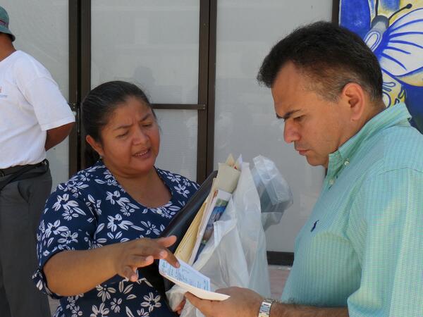 JGabriel_CC's tweet image. Uno no puede ponerse del lado de quienes hacen la historia, sino al servicio de quienes la padecen. Gran día amigos!