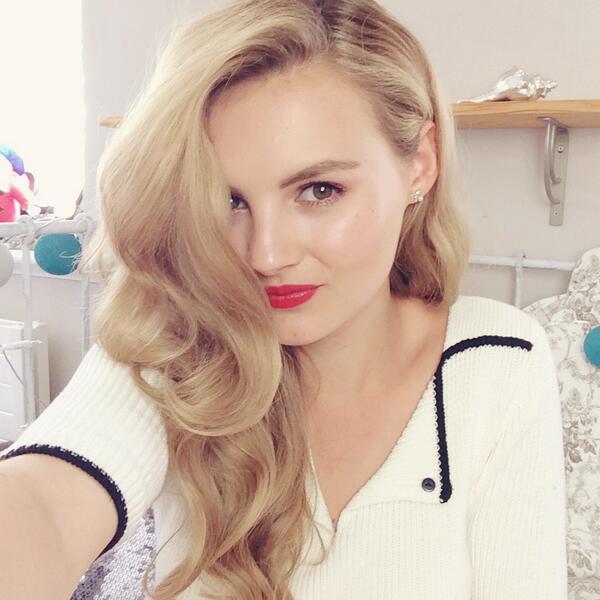 Niomi Smart Red Lip Sailor Http T Co Nqtltozg8n