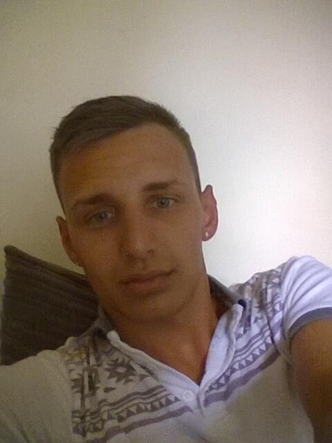 At the parents #selfie #gay #twitpic #porn #gayporn @BritXXXmodels @ApplyToModel http://t.co/JLdSP67