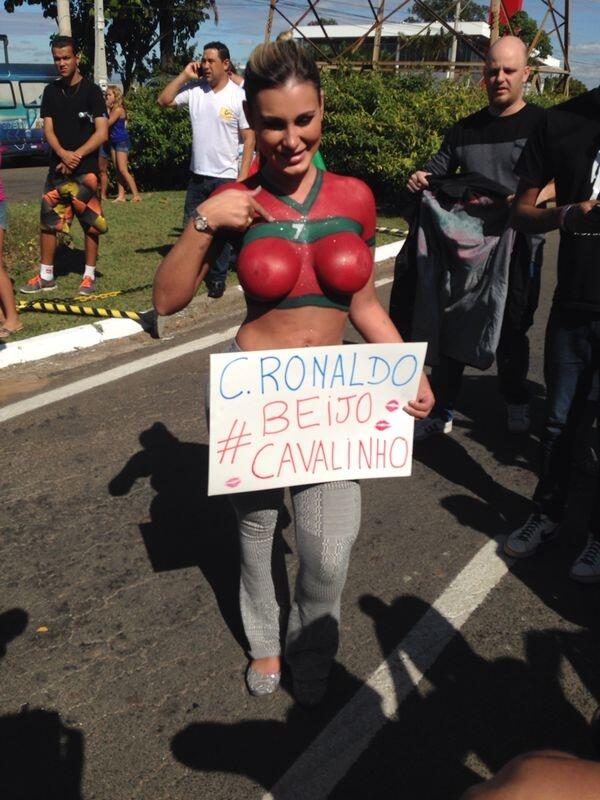 Bp29NM7IgAACdR0 Andressa Urach, aka Ms BumBum, waited to greet Cristiano Ronaldo & Portugal wearing body paint [NSFW ish]