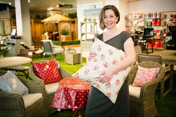 Lizziepin's tweet photo. Retail start-ups!  Apply to @johnlewisretail PitchUp with @PopUpBritain via @startupstowers http://t.co/81b6heiYH8 http://t.co/gIipEQH1qh