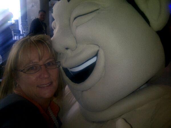 michellemeldau's tweet image. @hds_ssa #SQLlaunch #SQLselfie #Sumo