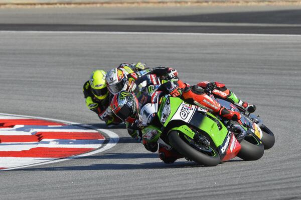 MonsterEnergyUK's tweet image. Battling the @sepangcircuit, @TheRealTomSykes holds onto his @sbk_official championship lead! monsterenergy.com/news/#!/news%3…