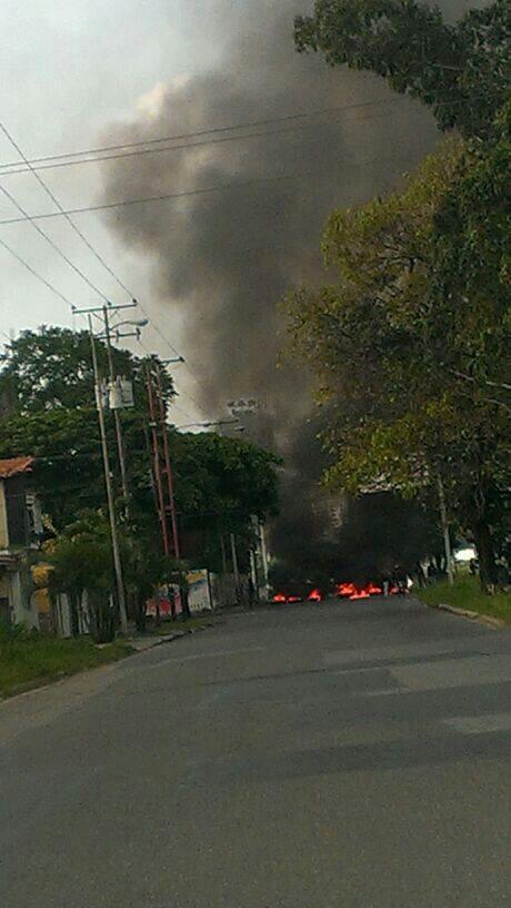 Nba2145Daniel's tweet photo. @kerdell prendida 3 guarimba @trafficVALENCIA http://t.co/nm1KPztYs4