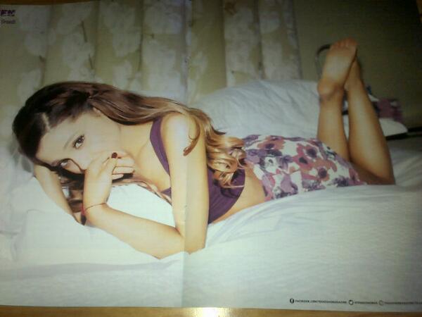 DbBester's tweet image. Oh yeah got a new poster of ariana