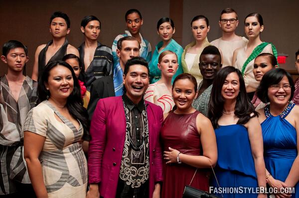 _FashionBlogger's tweet photo. Filipinos have style! Retweet if you agree! Pics: http://t.co/OqbcxhZYTd #canadaphilippinefashionweek  #filipinos http://t.co/wxKGHUTPOH