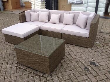 KingsQueensBed's tweet image. Met dit lekkere weer is een dutje in de tuin heerlijk. Deze super-de-luxe loungeset maakt het nog beter. Nu € 549,-