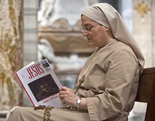 LucaPitoni's tweet photo. on newsstand the July issue of JESUS! http://t.co/E9svr7ysZk