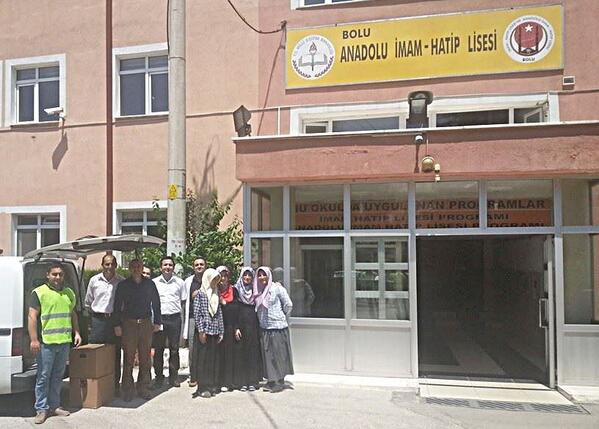 BOLU ANADOLU İMAM HATİP LİSESİNDEN ÖRNEK DAVRANIŞ
gazetebolu.com/--12029.html