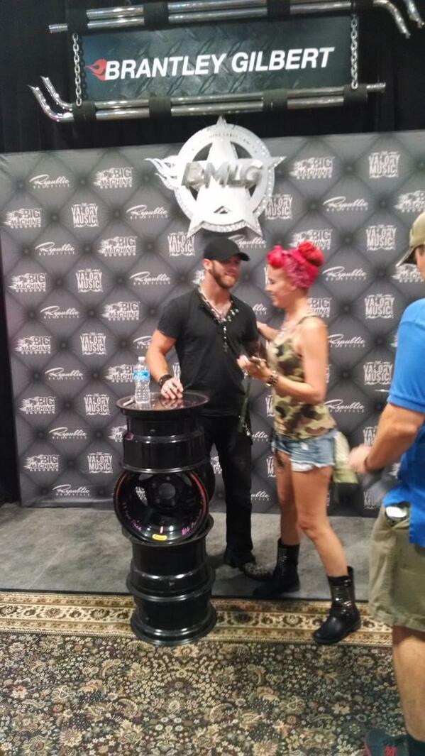 arm92490's tweet photo. One of the BEST days of my life <3 @BrantleyGilbert #CMAFest2014 http://t.co/7a546KDqfj