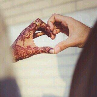 Marr201441's tweet photo. ويضيع الحكي لا صارت يدي بيده 《خالد》♥ http://t.co/sM3cT6Kimy