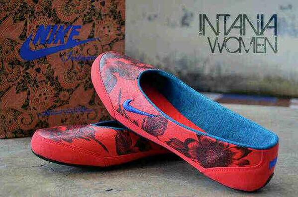 sapatoes's tweet photo. #Nike #Intania #Women No.36-40 #210RIBU http://t.co/uy9Rq7uOXA