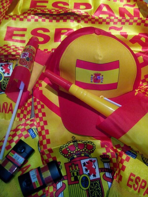 PijamaPizza's tweet photo. Hoy miércoles 11 en Pijama Pizza consigue regalos de la selección en tu pedido... http://t.co/wkq59OS22q