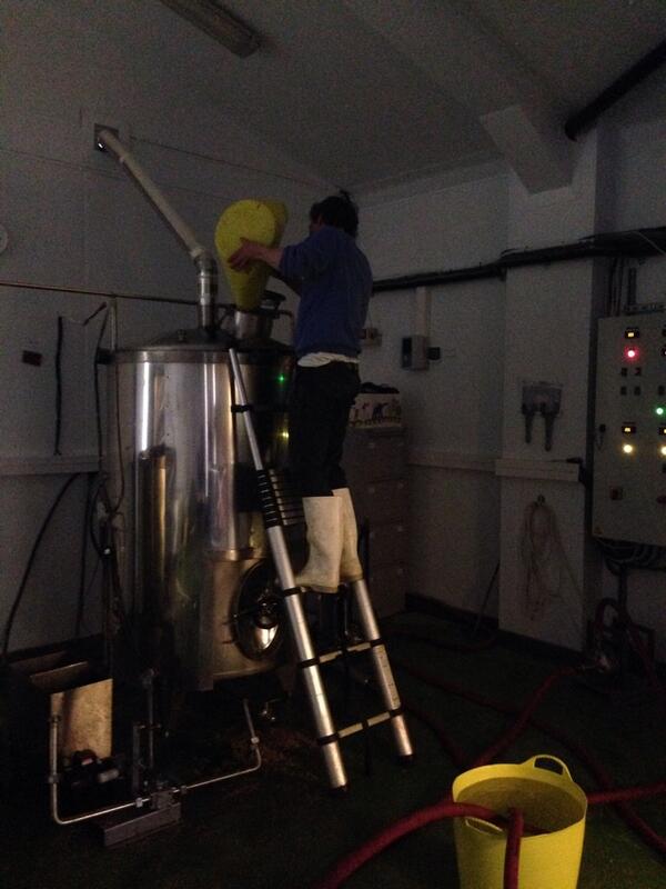 emmajh29's tweet photo. Helping with the second brew of the day @WhaleAleCo HQ. #amberwhale http://t.co/XO4pV0PQOv