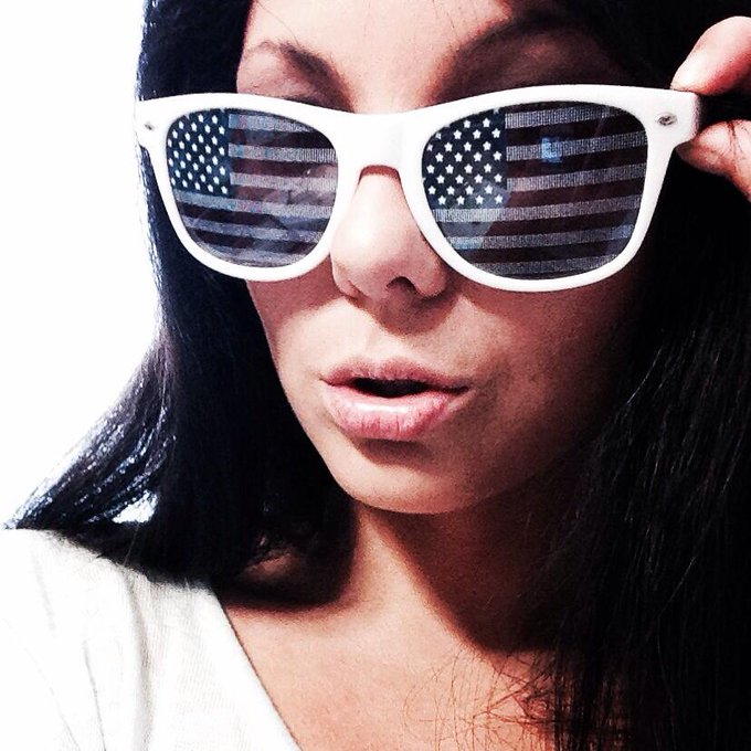 🇺🇸🇺🇸 #photoshoot #bts http://t.co/cMSIIJ7aJo<a href="/tag/photoshoot"class="tags">#photoshoot</a><a href="/tag/bts"class="tags">#bts</a>