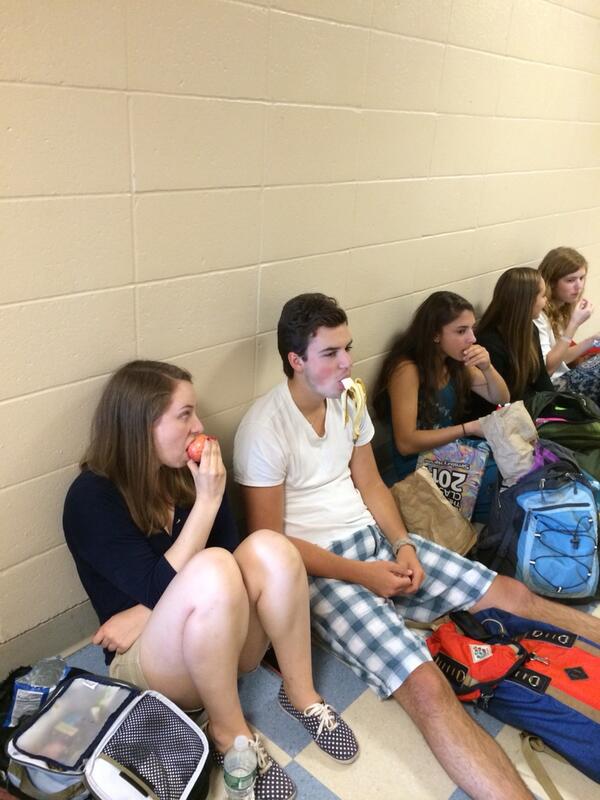 SHS_Bananas's tweet photo. Last day of school and @SHS_Bananas is still going strong. http://t.co/U2hYusGEzz
