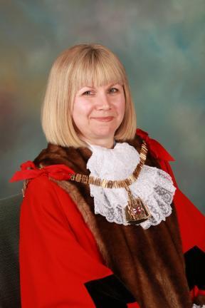Mayor_Of_Bexley's tweet photo. Last day today as Mayor. In 4 hours time Bexley will have a new Mayor. A bitter sweet day for me. http://t.co/jPYtWDrbZC