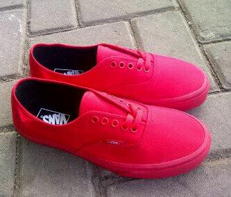 aplsneakers_'s tweet photo. Vans Authentic Original, available size 7.5. Order ☎088809696195 | 3276C4C9 @apaajaIKLAN http://t.co/r1oJiAj6mH