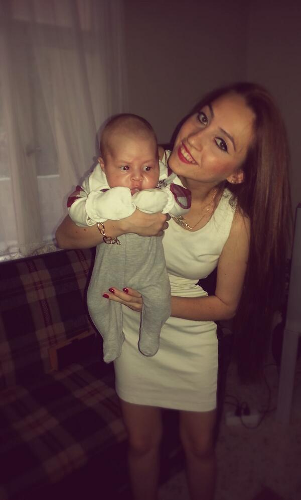 AkAysee's tweet photo. #bitanecik #teyzeyim #cok #tatliyiz #yerim #öpücük ♥ http://t.co/L68oAp1fBu