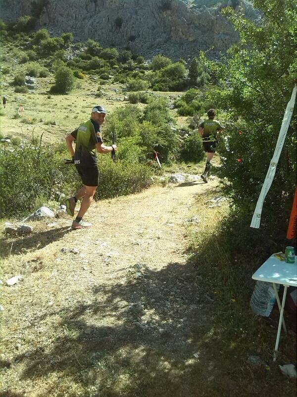 TrailCastril's tweet photo. Corredores a su paso por el control del peralejo. http://t.co/qTHq8iOaq3