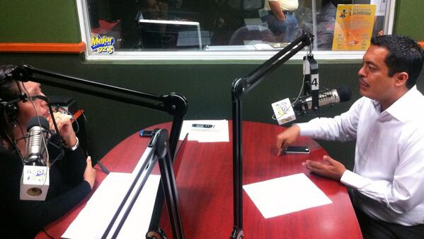 kikerojas007's tweet photo. Entrevista con la periodista Yensuni López por @lamejorfm925: Resaltando Prog. VILLACTÍVATE en BICI en VdeÁ. #KikeVA http://t.co/qGbfYcjk9S