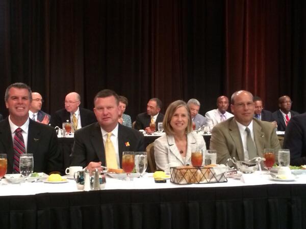 Congrats @mav_daDdy01 @pittstateAD @JMcDMetroState and Dave Scott! #D2ADoftheYear