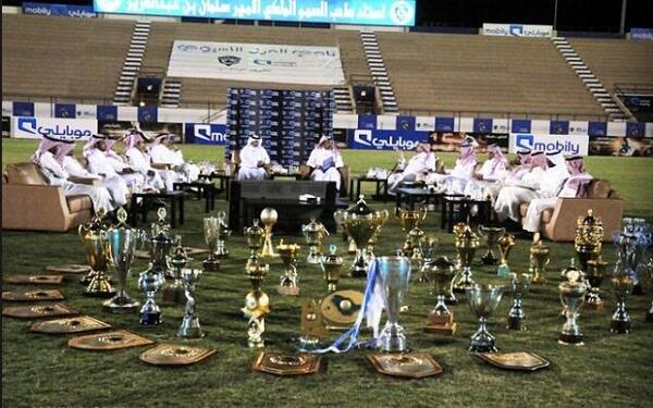 fmf_aj's tweet photo. طاروا بالكؤوس لعلا فارس والقيسي وخوله الحساوي .. والمهرجين جماهير #النصر تدفع 400 وتصير مزهرية http://t.co/2m1qmUkA8y