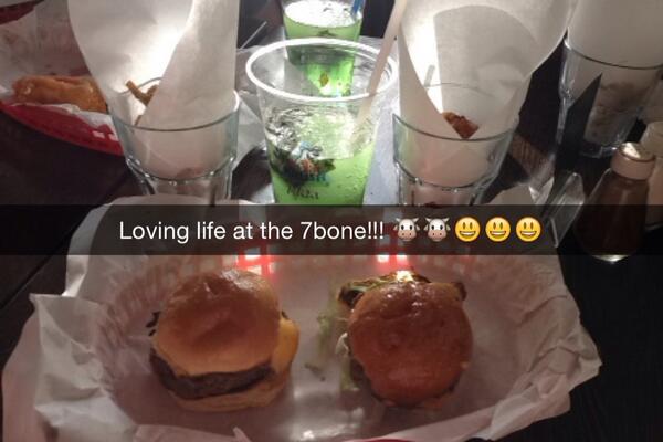 BHutch_91's tweet photo. Loving food at @7bone_dive #frozenmargarita #lovinglife http://t.co/tmINpk9R6m