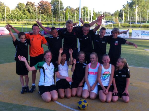 <a href="/JelmerJonker/">Jelmer Jonker</a> bedankt namens Kvz D1 <a href="/KVZ2000/">KVZ2000</a>