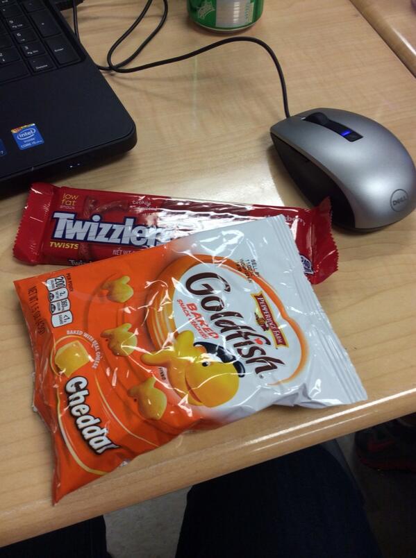 AngelaHammonds's tweet photo. Snack time! #icafelc http://t.co/XBrj5wnsWZ