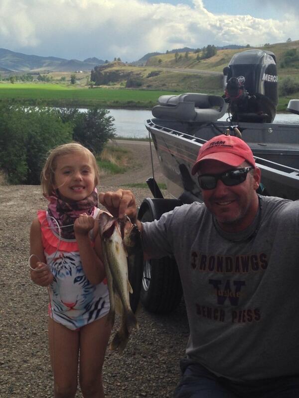 XStreamFlyFish's tweet image. Family Fun!?