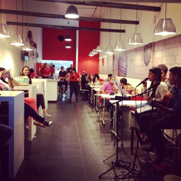 PERUMIXexpress's tweet photo. @sandracaracol invitamos a ti y todos tus fans al nuevo #perumix en Poblado, tu como siempre invitada especial ;) http://t.co/EW9PVldVPH