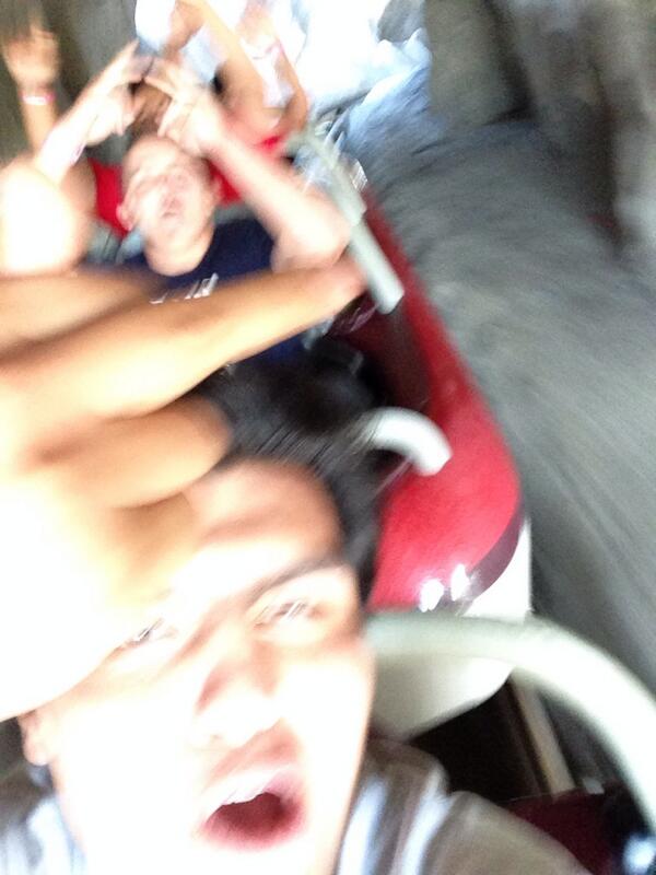 yourboygil's tweet photo. Ayyyyy lmao #GradNight2014 http://t.co/lj7KpTh5tL