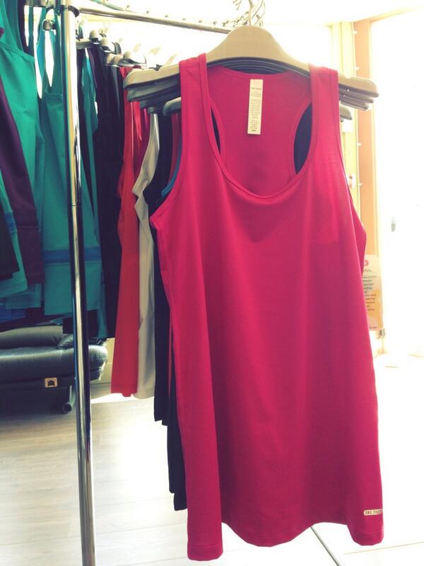 OneToothPen's tweet image. Come check out our new stock! This top is only $19.99! #activewear