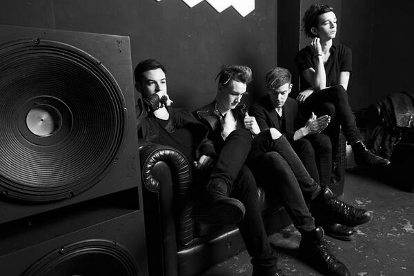 Билборд песня. 1975 songs. Группа eagles в молодости. Песни 1975. Рок-группа '1975".