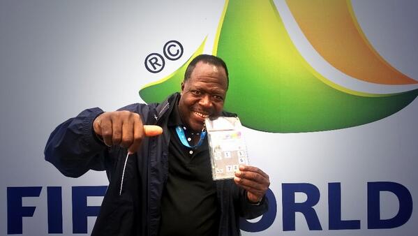 BlakeMario's tweet photo. Aquííí..Brasil!!!Ya en Brasil con mi octava acreditación,gracias Diosito por tanta bendición http://t.co/SKLToyZa06