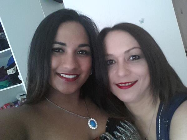 miriamryan21's tweet photo. Happy Birthday Mom, I hope you have a stunning day you gorgeous lady. Love you lots. ♥ @SabrinaMoore10 http://t.co/GDnyz41JW6
