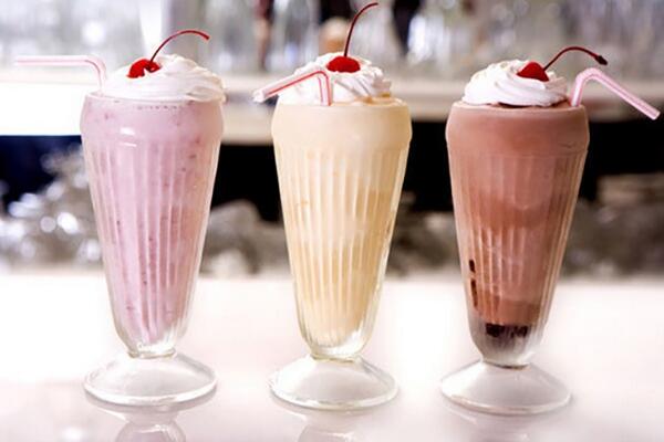 Foodsnapshots's tweet photo. Milkshakes http://t.co/ZNJShkNkOZ