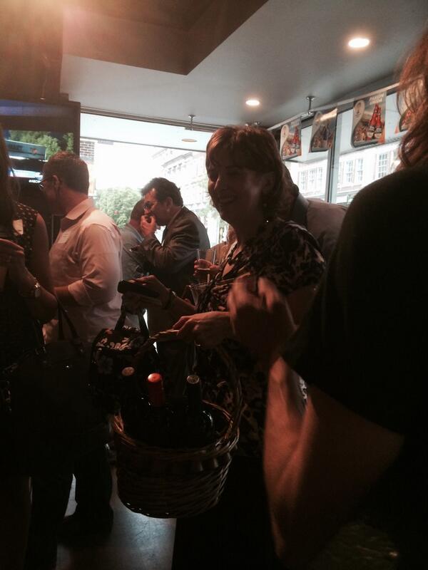 AMArochester's tweet image. Winner, winner, chicken dinner! #summernetworking with @wallst585