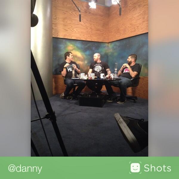 ddavis's tweet image. On the set of #GettingDougWithHigh @dougbenson @ellismate blackoutx.com #live #video shots.me/p/kg7hewuq